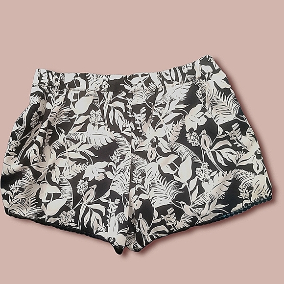 Jessica Simpson Boho Shorts Small - Picture 3 of 5